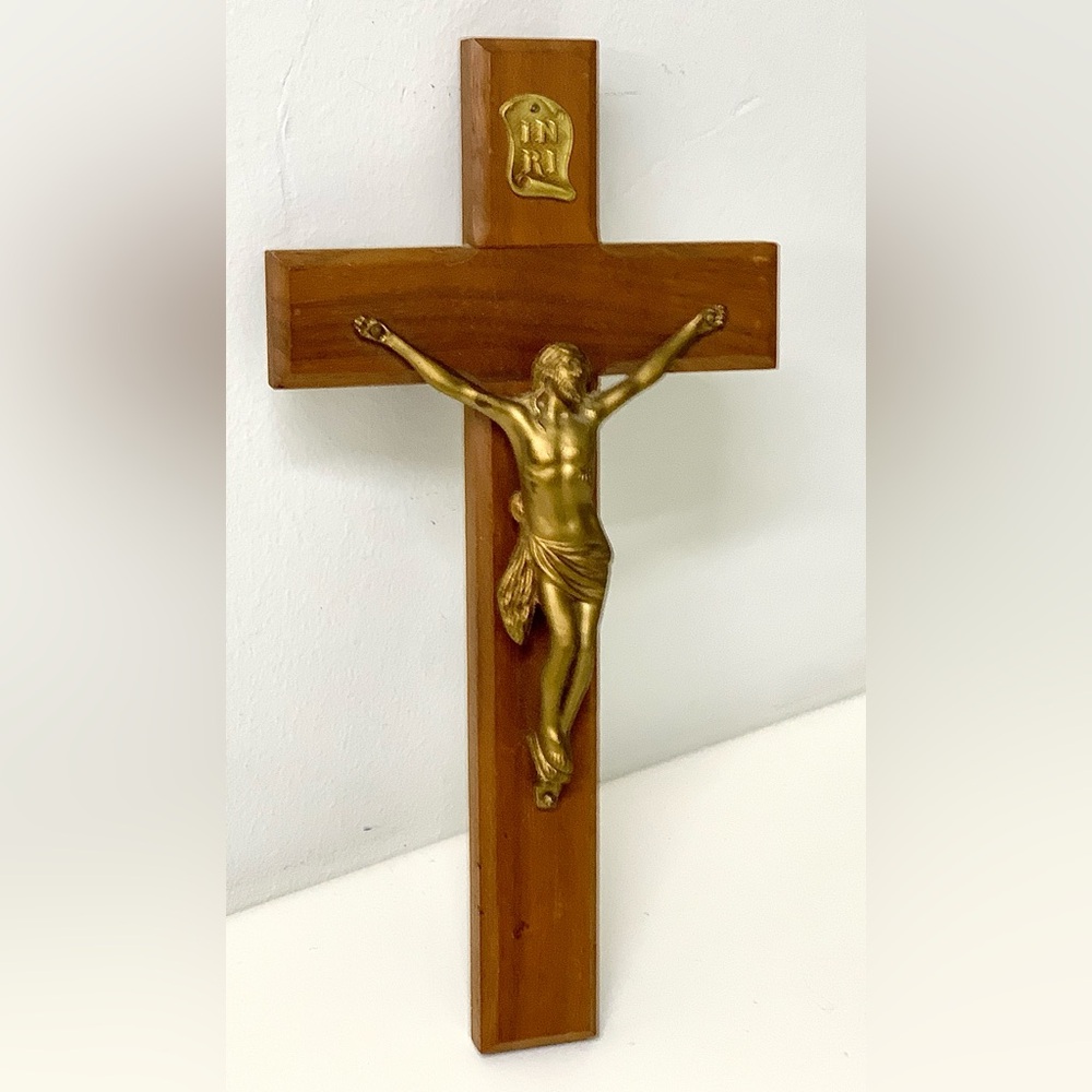 Mid Century Vintage Wall Mounting Bronze Metal Jesus on Wooden Crucifix INRI